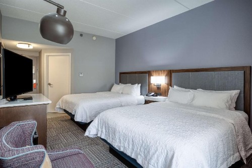 Hampton Inn Janesville - image 22