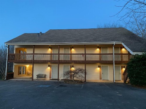 Woodbridge Inn - image 8