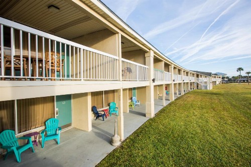 Days Inn & Suites by Wyndham Jekyll Island - image 12