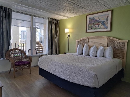 Days Inn & Suites by Wyndham Jekyll Island - image 13