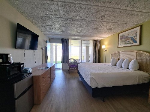 Days Inn & Suites by Wyndham Jekyll Island - image 5