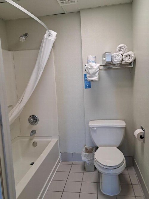 Days Inn & Suites by Wyndham Jekyll Island - image 7