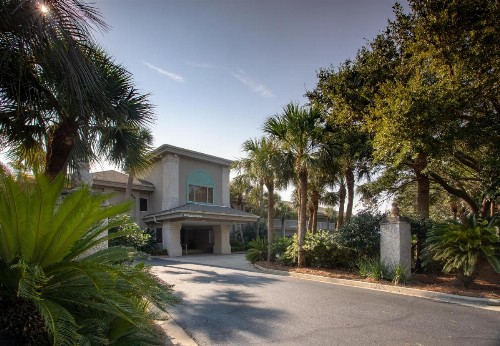 Beachview Club Hotel - image 22