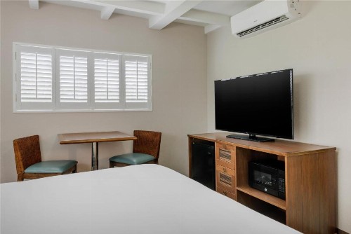 Seafarer Inn & Suites Ascend Hotel Collection - image 21