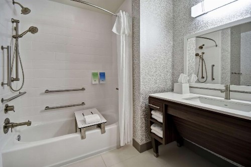 Home2 Suites By Hilton Jekyll Island - image 3