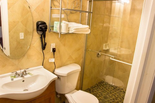 Haiban Inn Jersey City - image 3