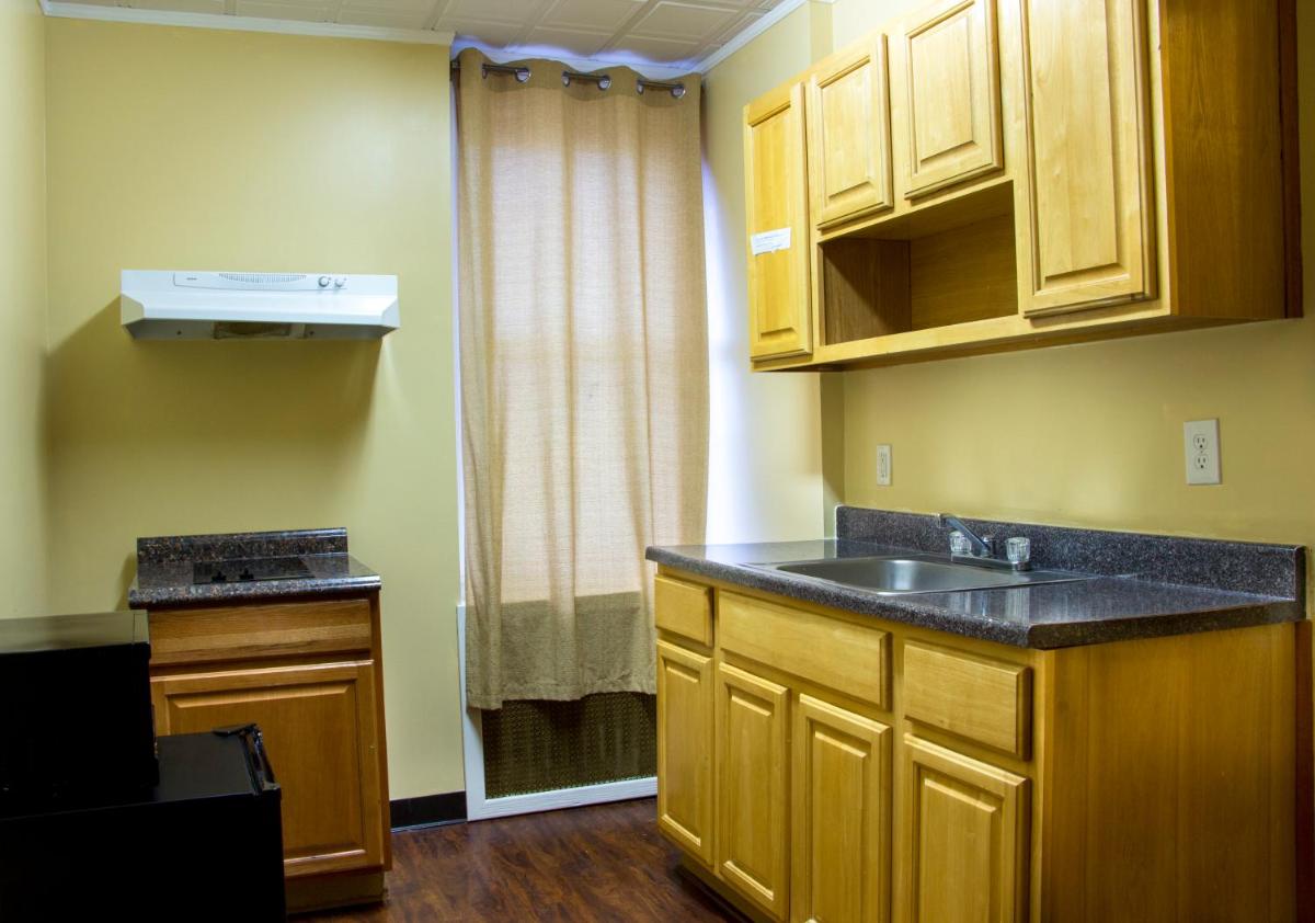 Haiban Inn Jersey City - image 4