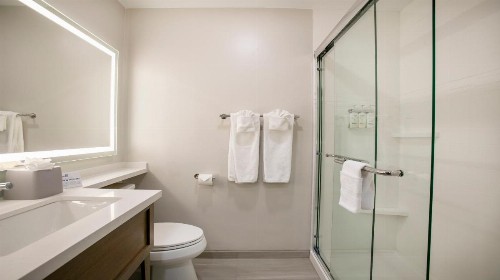 Holiday Inn Express North Palm Beach-Oceanview an IHG Hotel - image 49