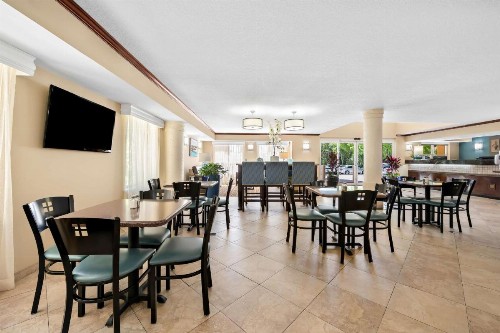 Best Western Intracoastal Inn - image 23