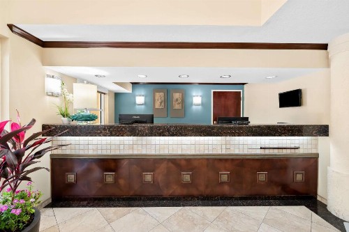 Best Western Intracoastal Inn - image 5