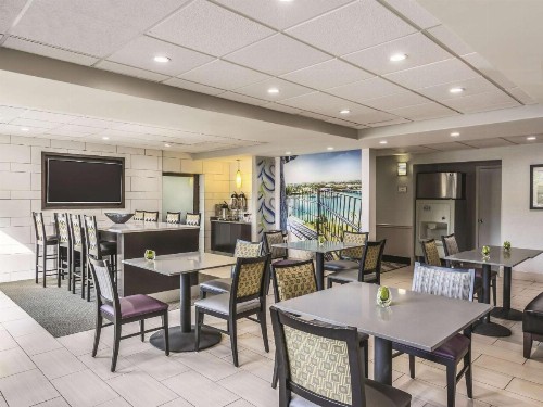 La Quinta Inn by Wyndham Jupiter - image 17