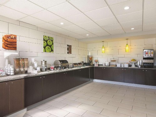 La Quinta Inn by Wyndham Jupiter - image 20
