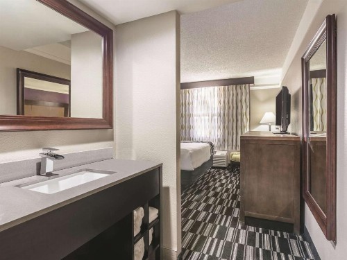 La Quinta Inn by Wyndham Jupiter - image 21