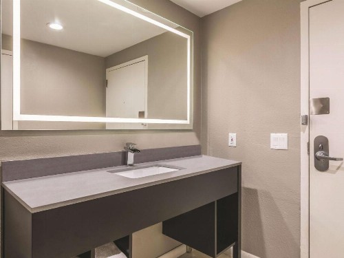 La Quinta Inn by Wyndham Jupiter - image 33