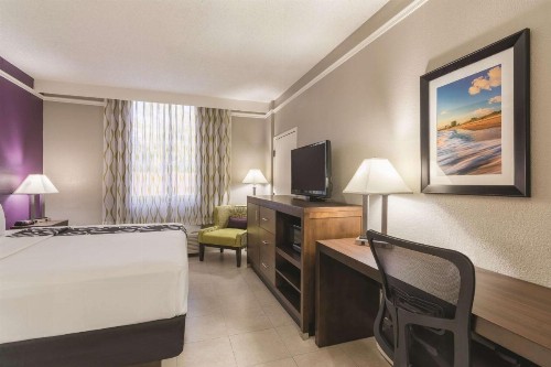 La Quinta Inn by Wyndham Jupiter - image 37
