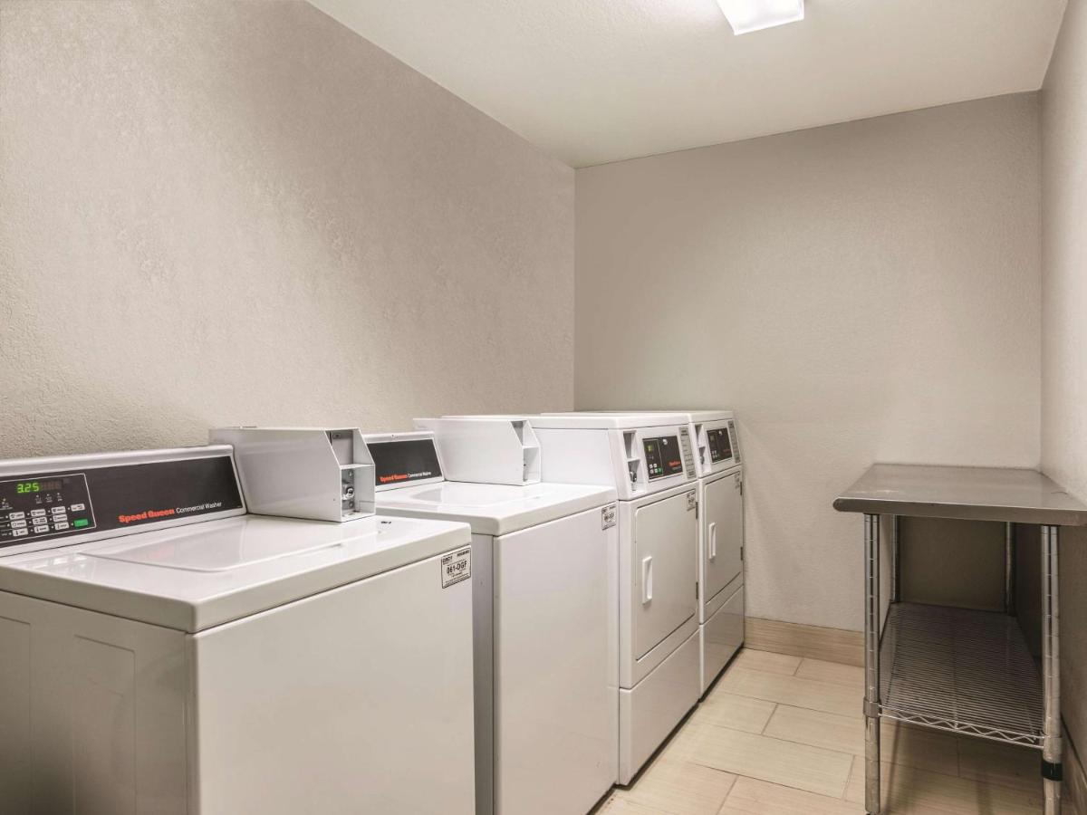 La Quinta Inn by Wyndham Jupiter - image 7
