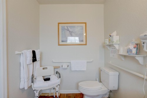 Tequesta Palms Inn - image 17