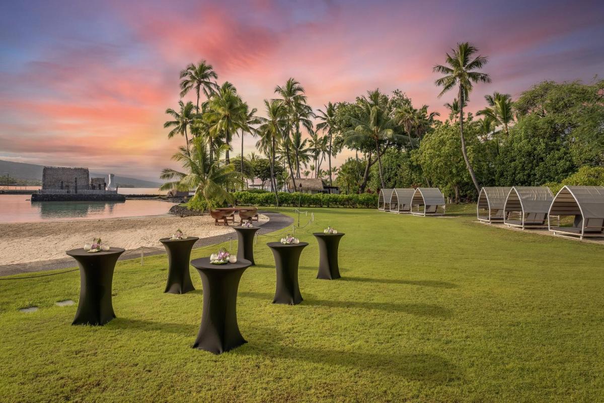 Courtyard by Marriott King Kamehameha's Kona Beach Hotel - image 3