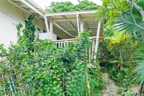 Simple Kona Guest House - image 11