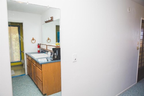 Simple Kona Guest House - image 6
