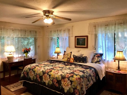 Hale Maluhia Country Inn