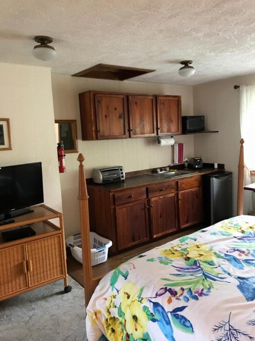 Hale Maluhia Country Inn - image 15