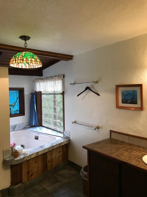 Hale Maluhia Country Inn - image 21