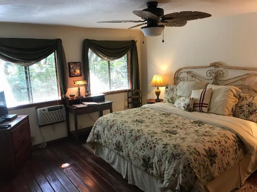 Hale Maluhia Country Inn - image 5