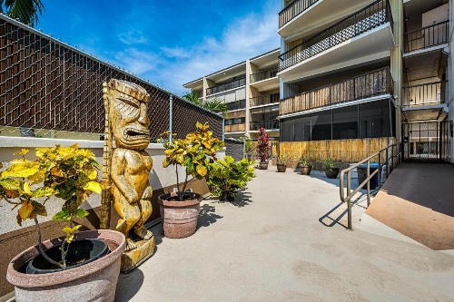 Kona Plaza#402 - image 17