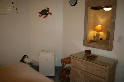 Oceanfront Paradise with private lanai overlooking Kailua Bay - image 22