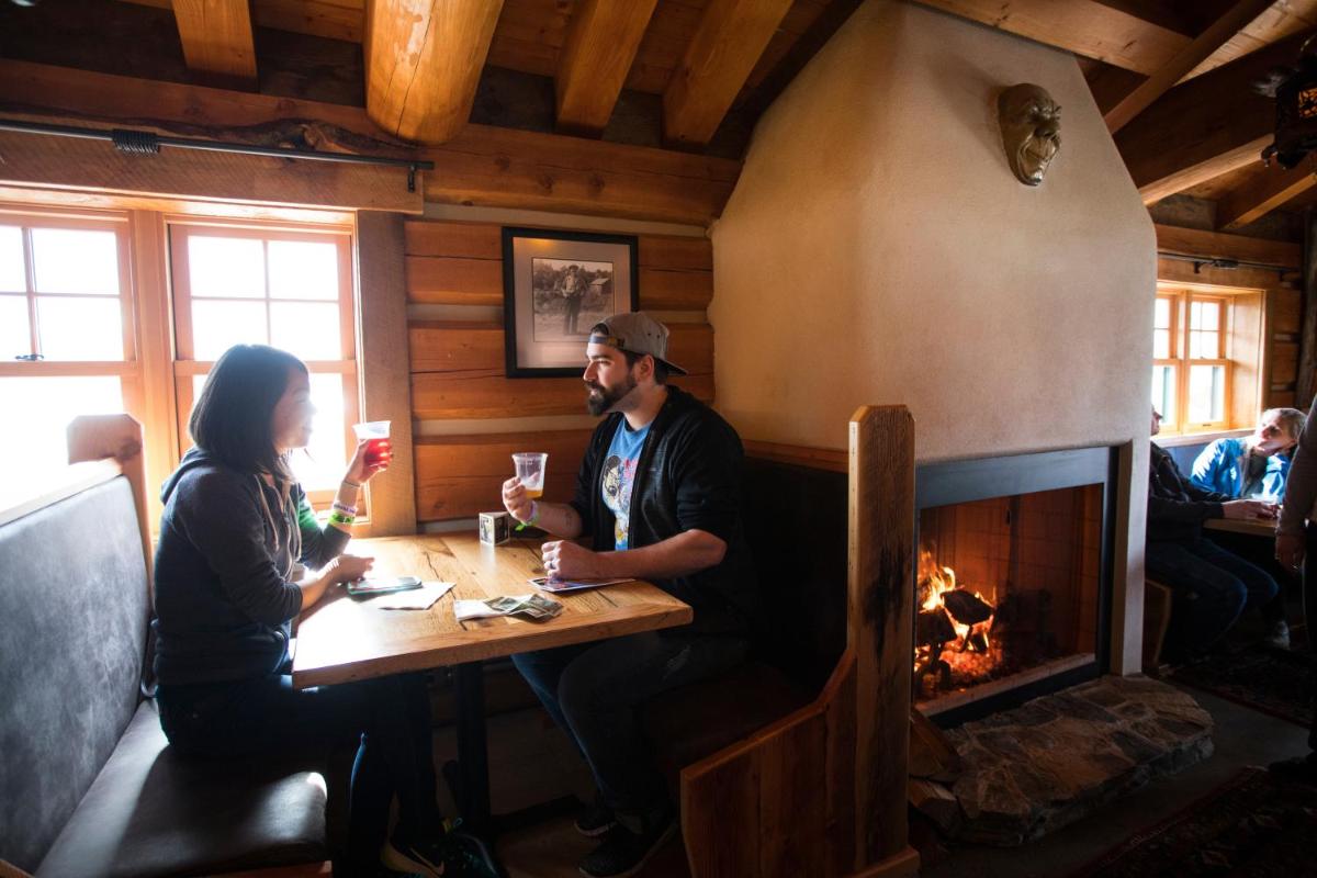 McMenamins Kalama Harbor Lodge - image 6