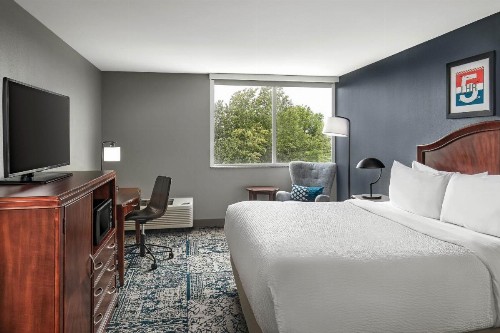 Four Points by Sheraton Kalamazoo - image 5
