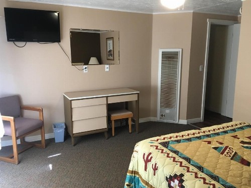 Sun -N- Sand Motel - image 16