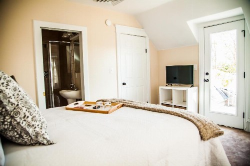 Grand Circle Bed and Breakfast - image 12