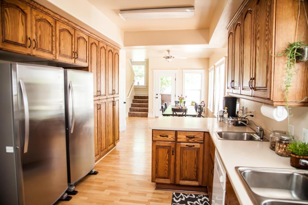 Grand Circle Bed and Breakfast - image 4