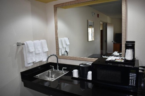 Fairfield Inn & Suites by Marriott Kansas City Liberty - image 20