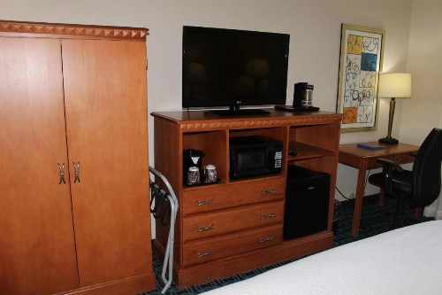 Fairfield Inn & Suites by Marriott Kansas City Liberty - image 4