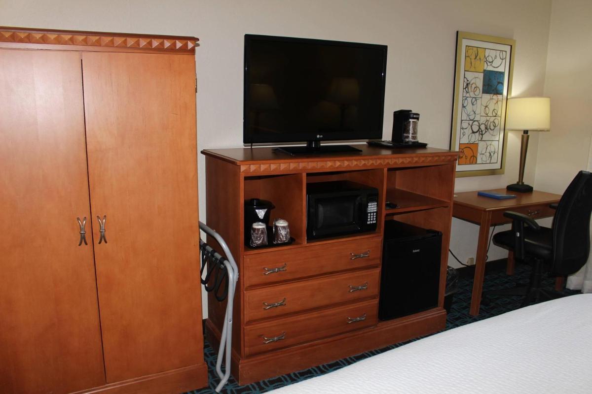 Fairfield Inn & Suites by Marriott Kansas City Liberty - image 4