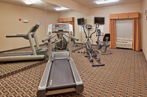 Holiday Inn Express Kansas City Liberty Missouri an IHG Hotel - image 32