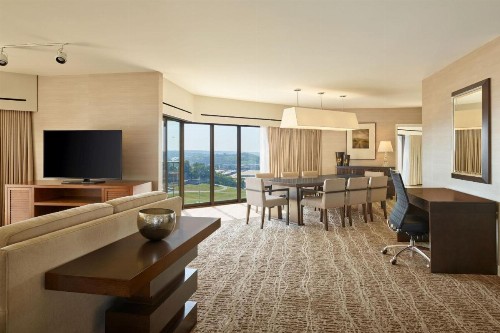 The Westin Kansas City at Crown Center - image 30