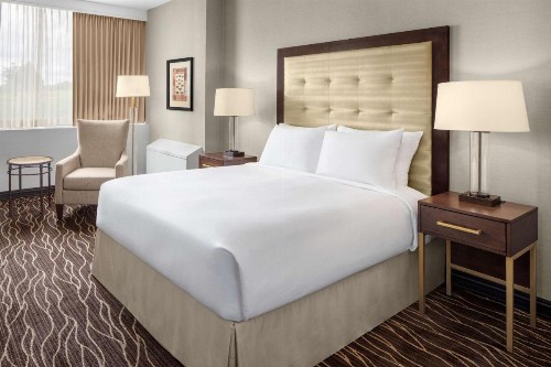 Hilton Kansas City Airport - image 15