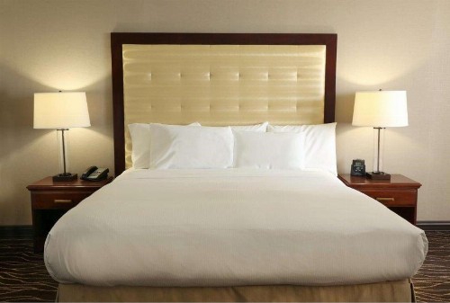 Hilton Kansas City Airport - image 24