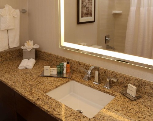 Hilton Kansas City Airport - image 31