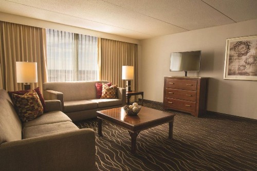 Hilton Kansas City Airport - image 33