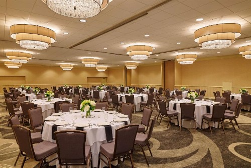 Hilton Kansas City Airport - image 42