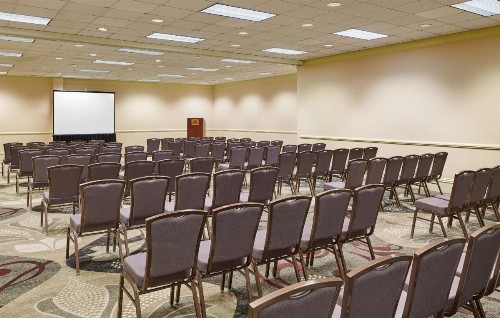 Hilton Kansas City Airport - image 43