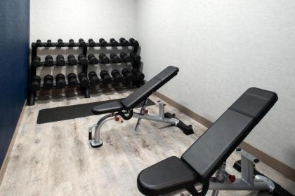 Hampton Inn Kansas City Northeast - image 9