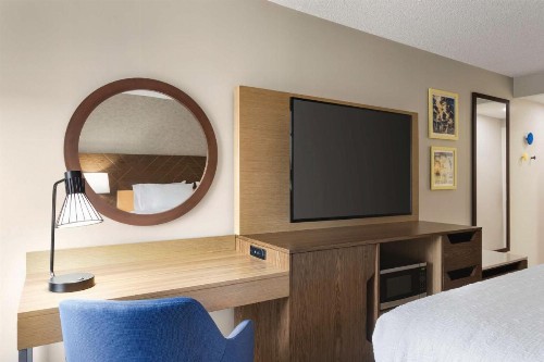Hampton Inn Kansas City - Airport - image 12