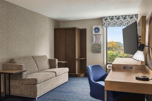 Hampton Inn Kansas City - Airport - image 25