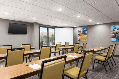 Hampton Inn Kansas City - Airport - image 28